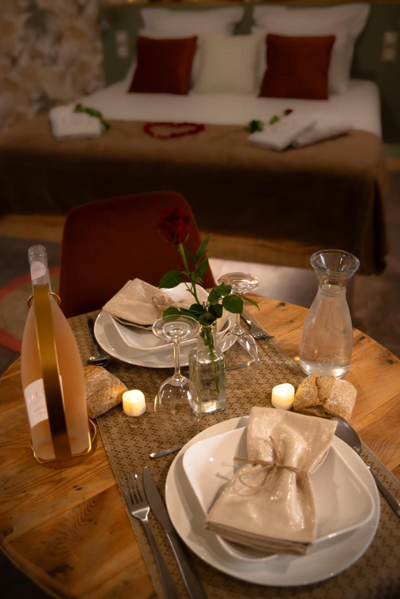 Aux Amoureux , Romantique Et Le Barcarès